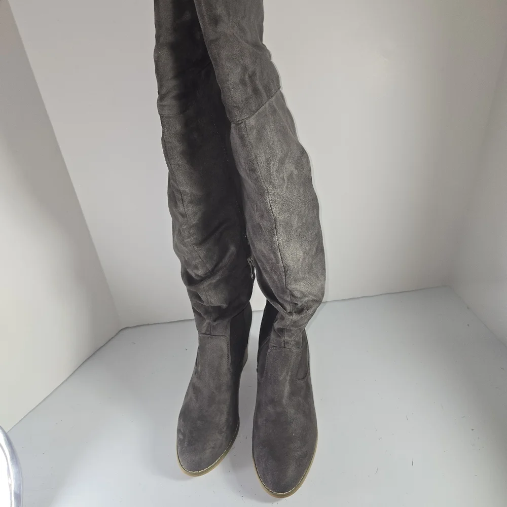 LAST CHANCE Cato Women's Gray Suede Boots Size WD‎ 8.5
